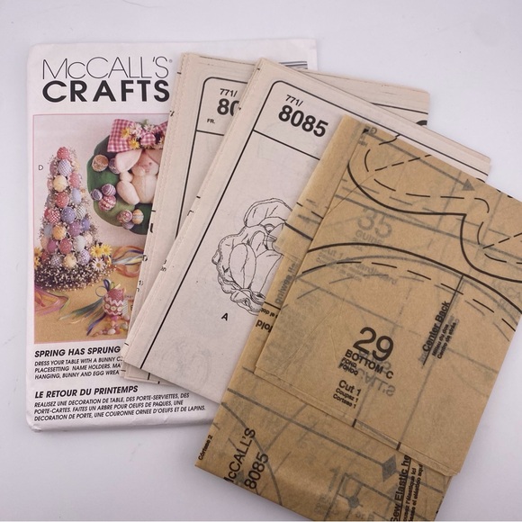 🪡 McCall's Easter Bunny Table Decor Craft Sewing Pattern 8085 - Picture 2 of 6